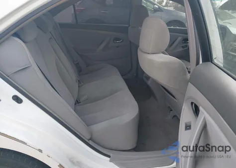 2010 Toyota Camry Le z USA, uszkodzony, nr VIN 4T1BF3EK7AU543080